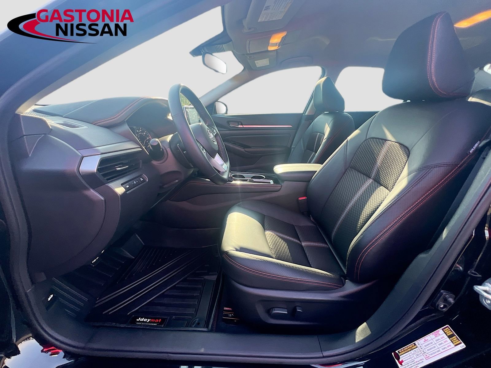 Used 2025 Nissan Altima 2.5 SR FWD image 26