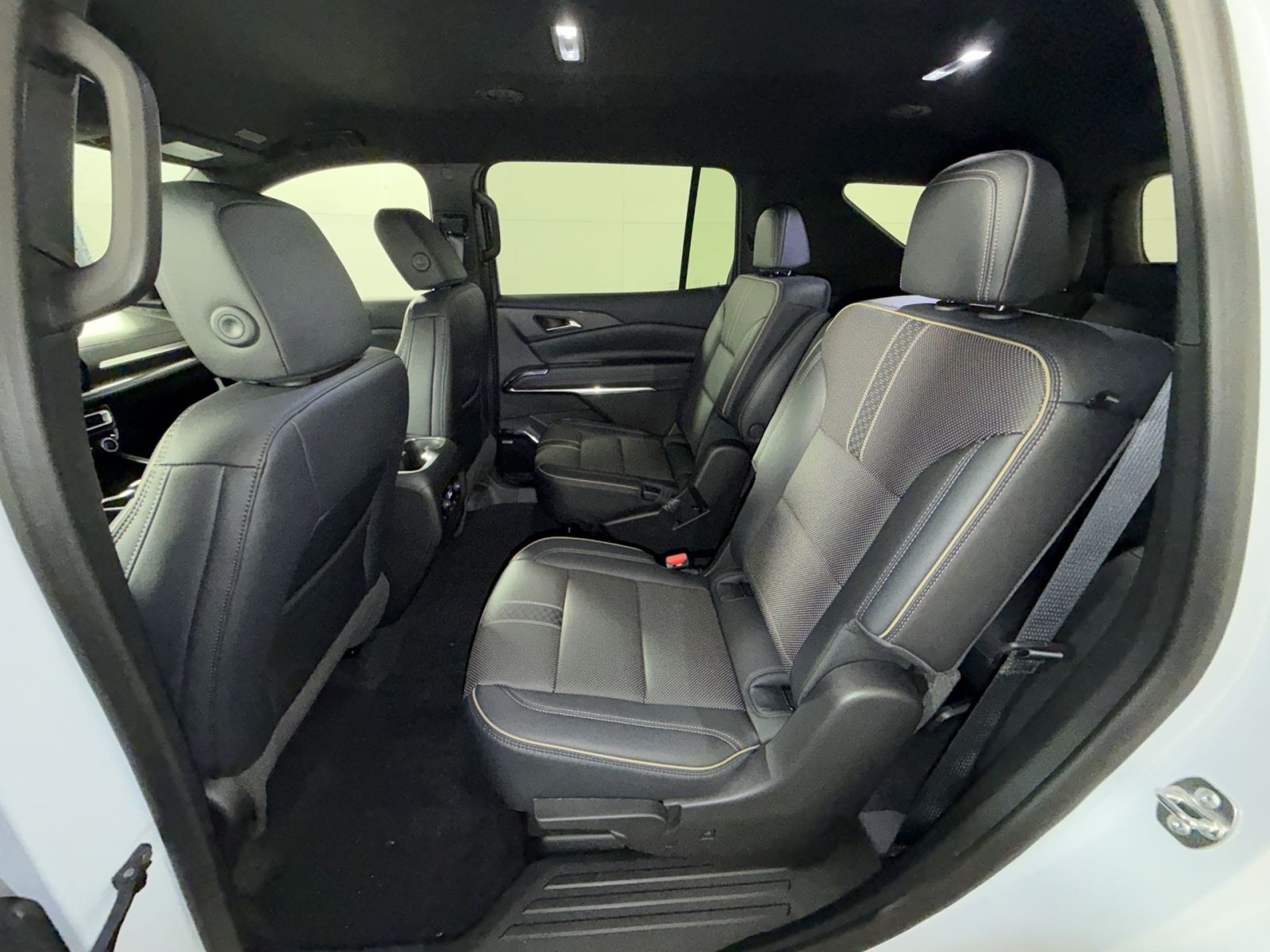 New 2026 Chevrolet Traverse High Country FWD image 24