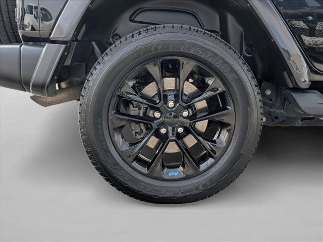 Used 2022 Jeep Wrangler Unlimited Sahara w/ Cold Weather Group image 23