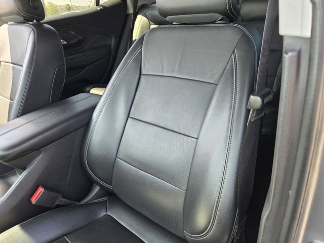 Used 2023 GMC Terrain SLT image 16