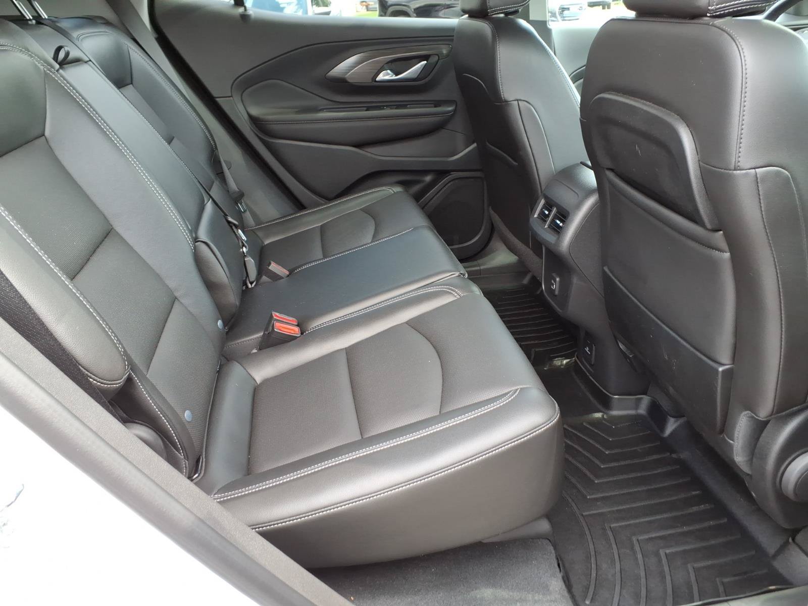 Certified 2022 GMC Terrain SLT w/ Infotainment Package II AWD/4WD image 29