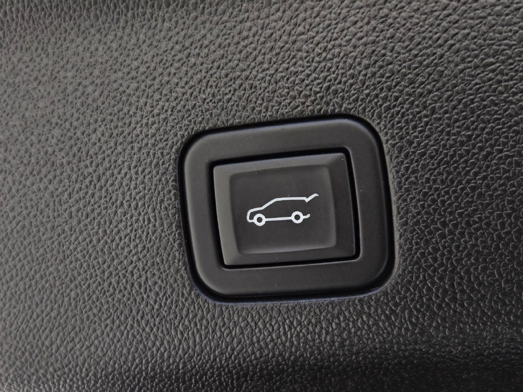 Used 2024 Cadillac Escalade Sport w/ LPO, ONYX Package AWD/4WD image 8