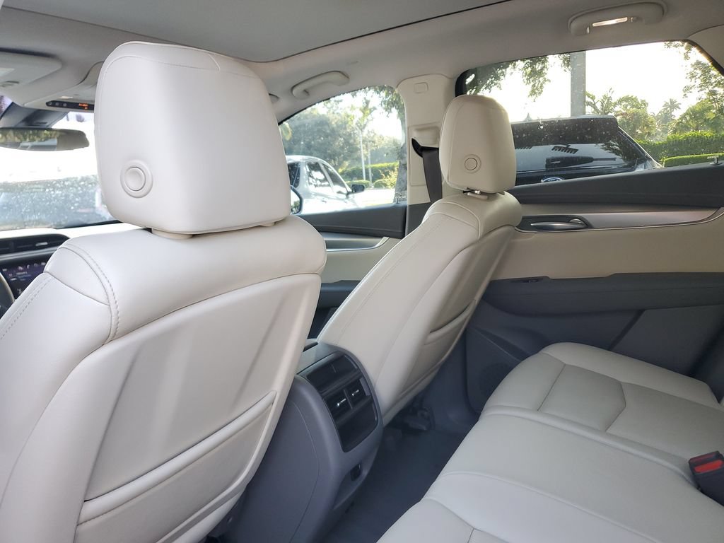 Certified 2018 Cadillac XT5 Luxury w/ Driver Awareness Package FWD image 15