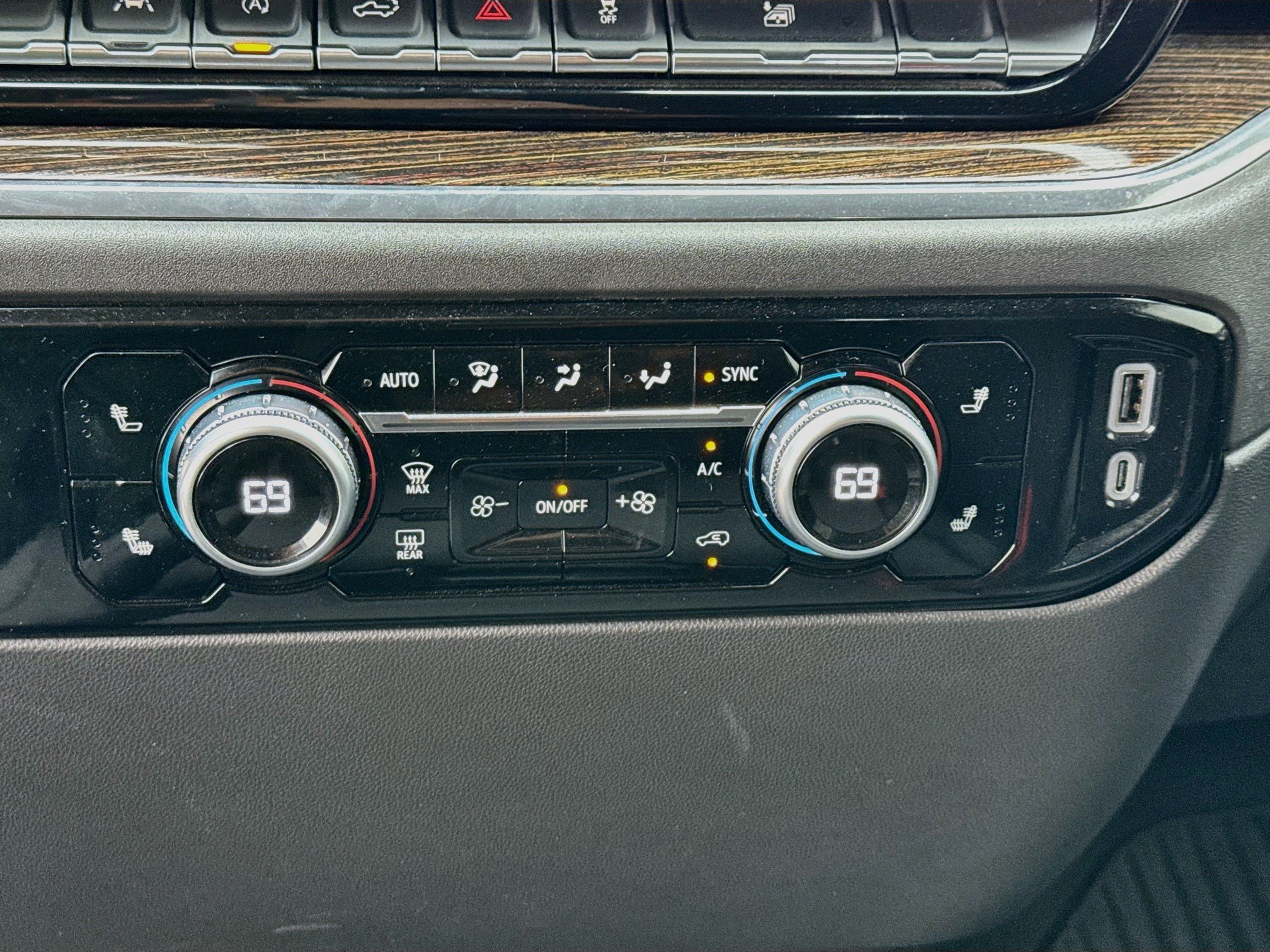 Used 2024 GMC Sierra 1500 Elevation AWD/4WD image 12
