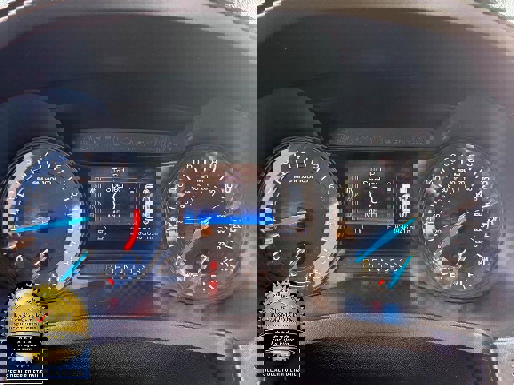 Used 2018 Ford Explorer XLT image 12