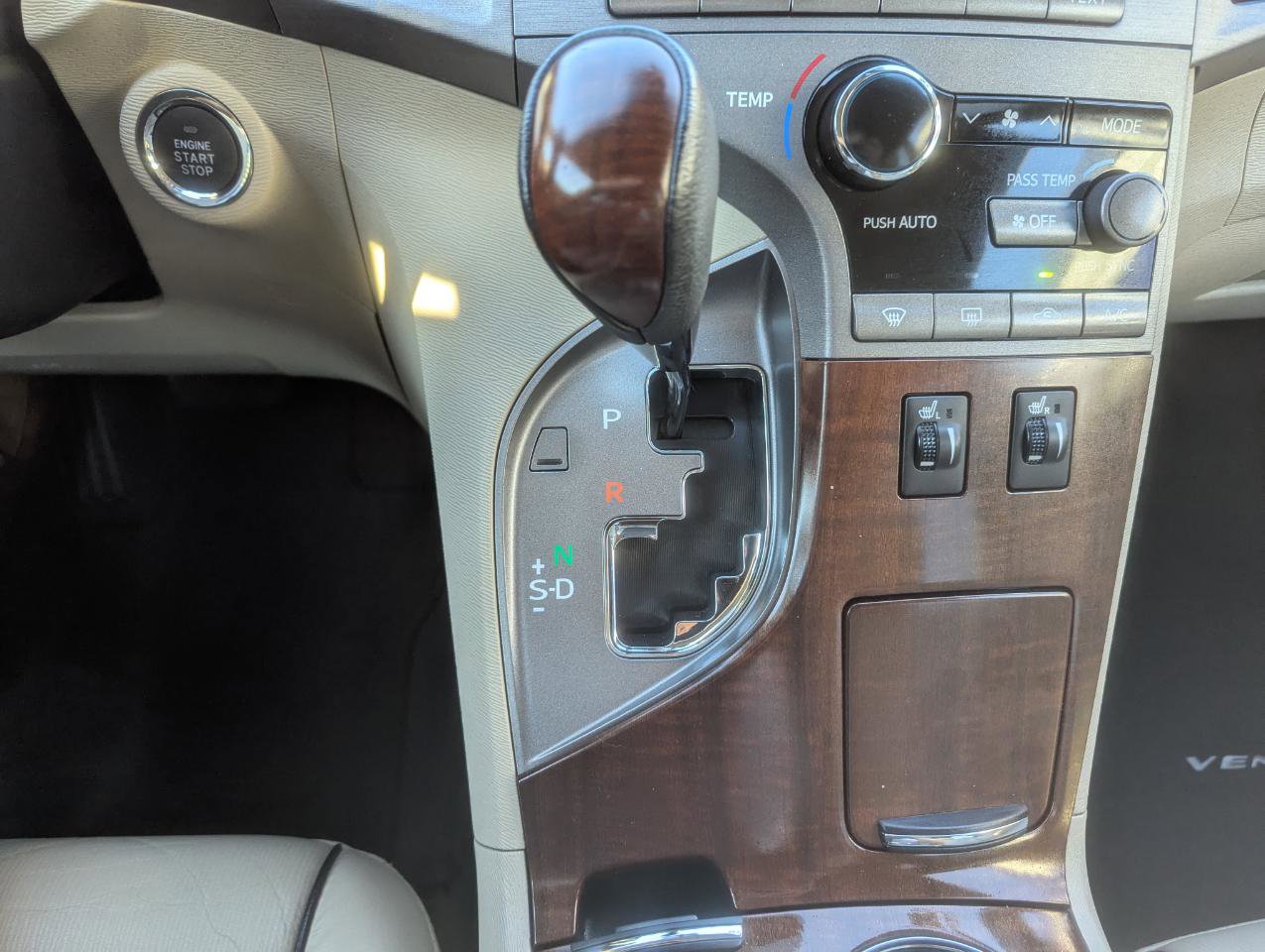 Used 2012 Toyota Venza XLE AWD/4WD image 24