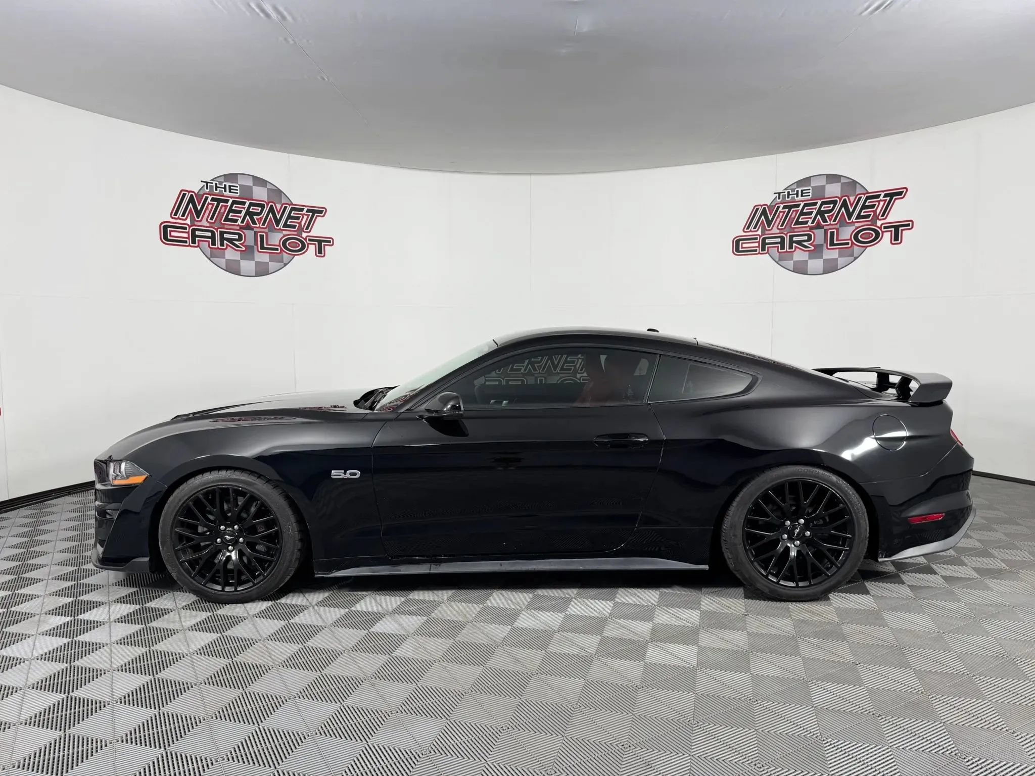 Used 2020 Ford Mustang GT Premium w/ GT Performance Package RWD image 4