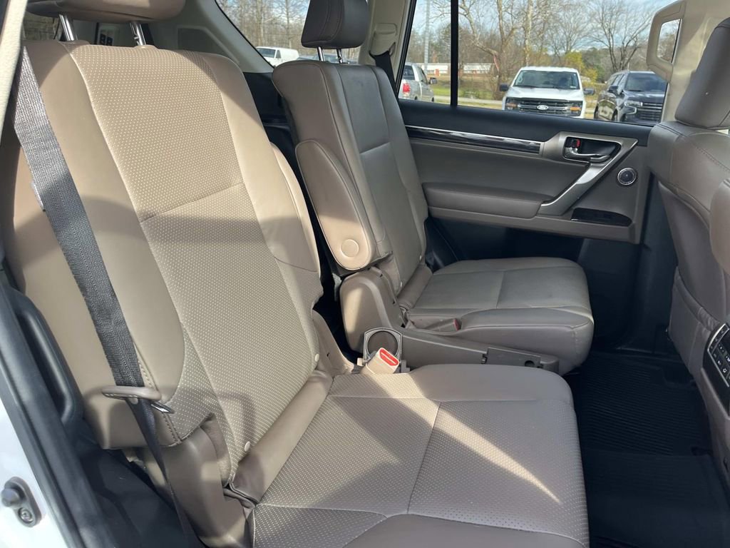 Used 2021 Lexus GX 460 Luxury w/ Sport Design Package image 24