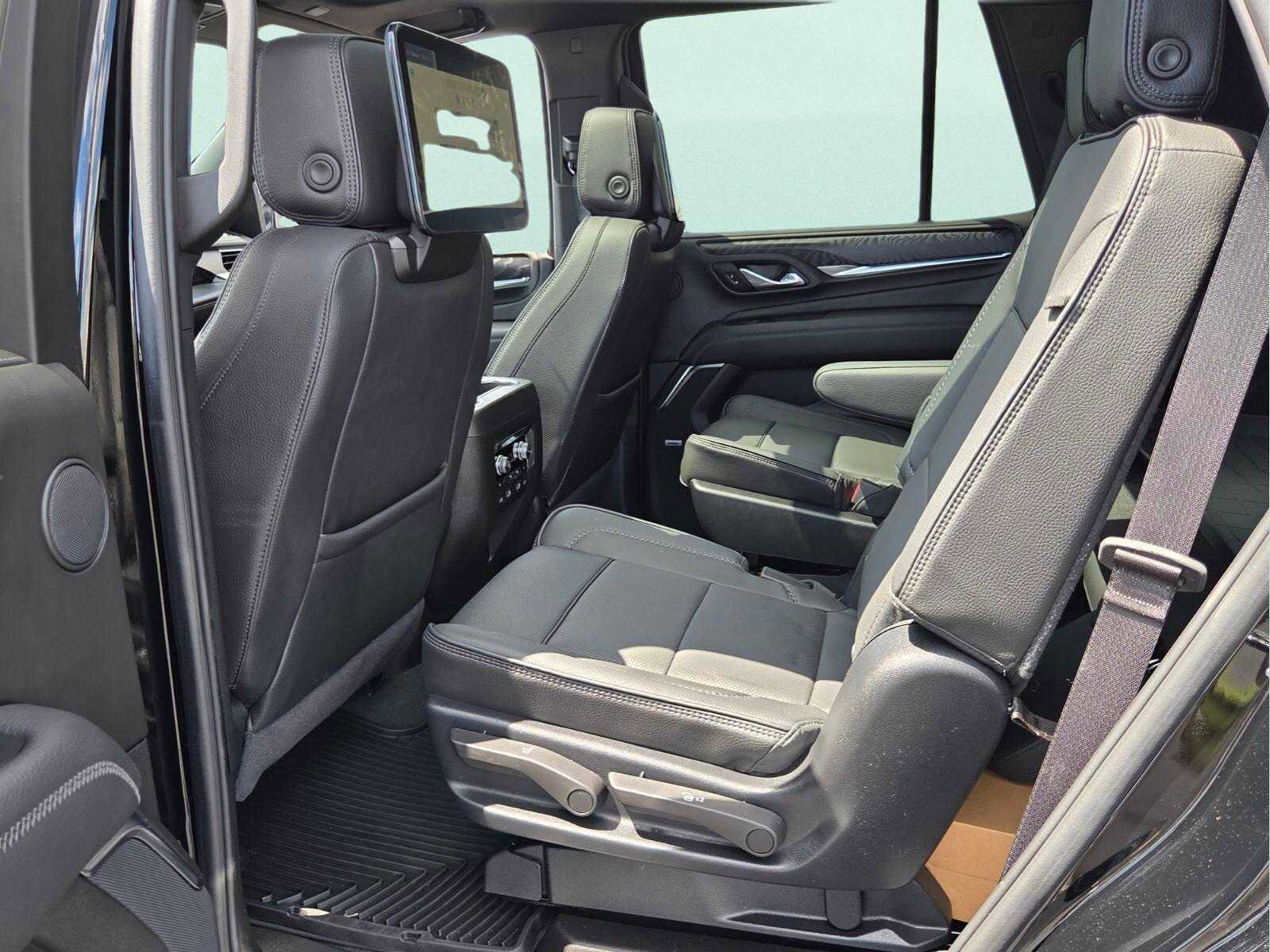 Used 2024 GMC Yukon Denali w/ Advanced Technology Package RWD image 9