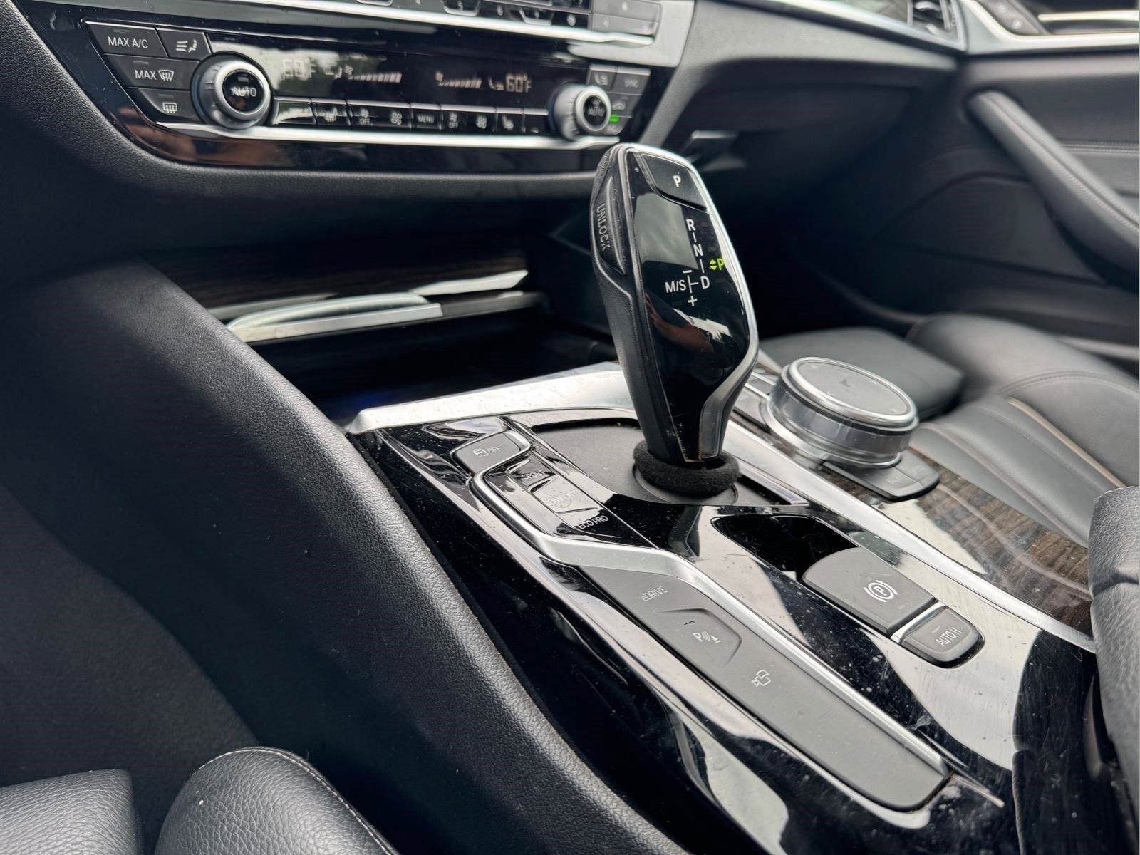 Used 2019 BMW 530e w/ Premium Package RWD image 25