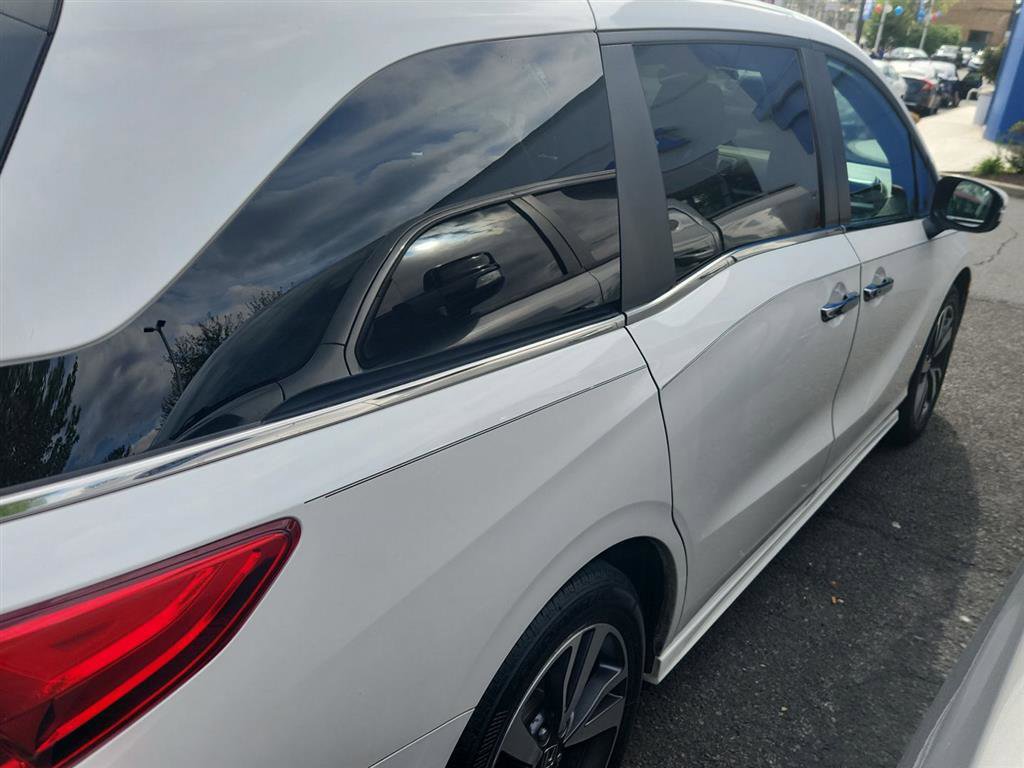 Used 2024 Honda Odyssey Touring image 3