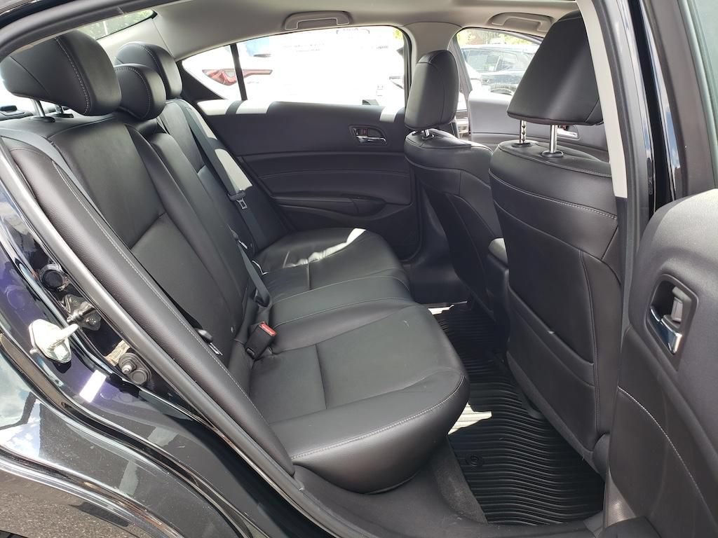 Used 2013 Acura ILX w/ Premium Package FWD image 28