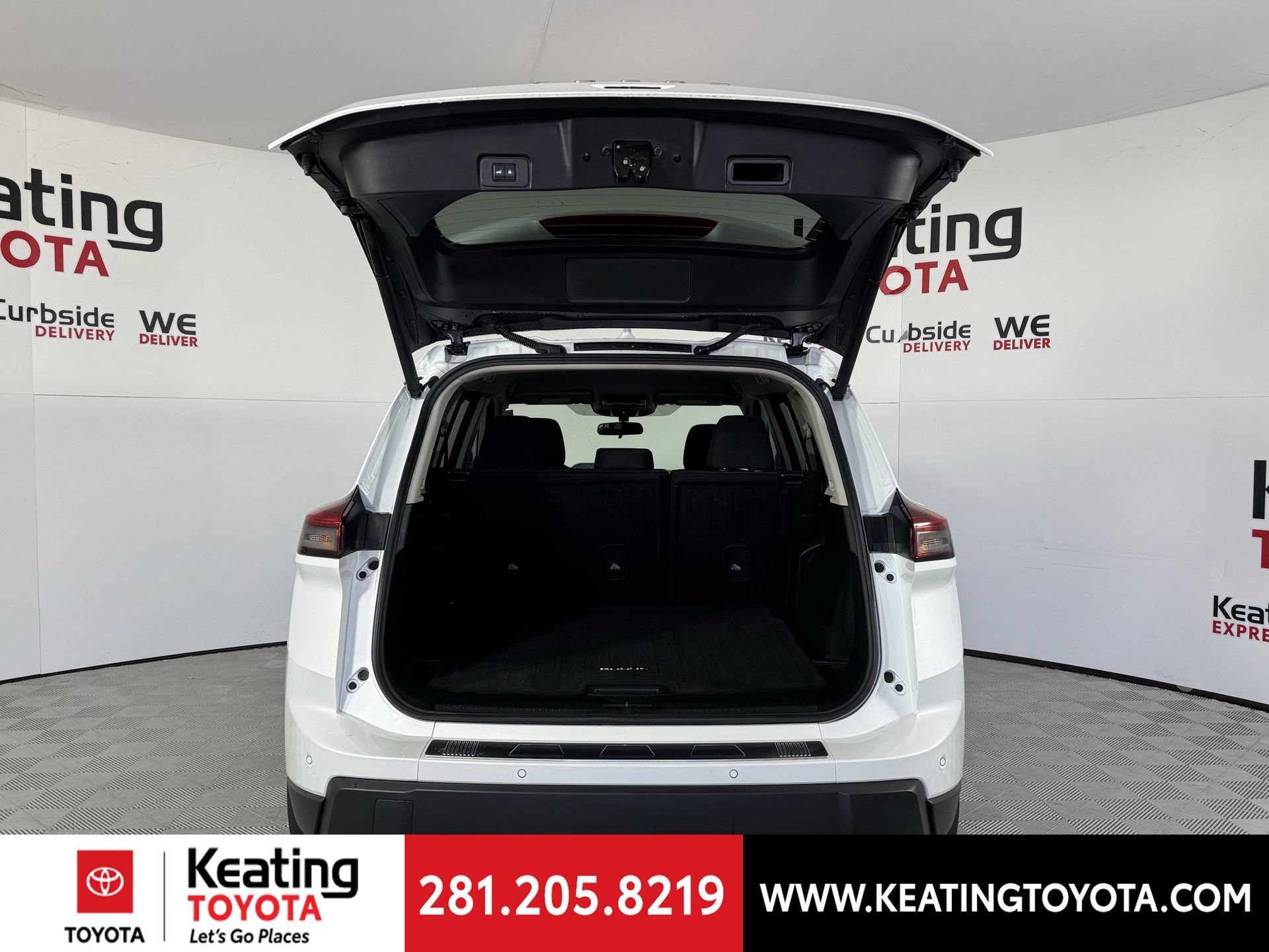 Used 2026 Nissan Rogue SV image 17