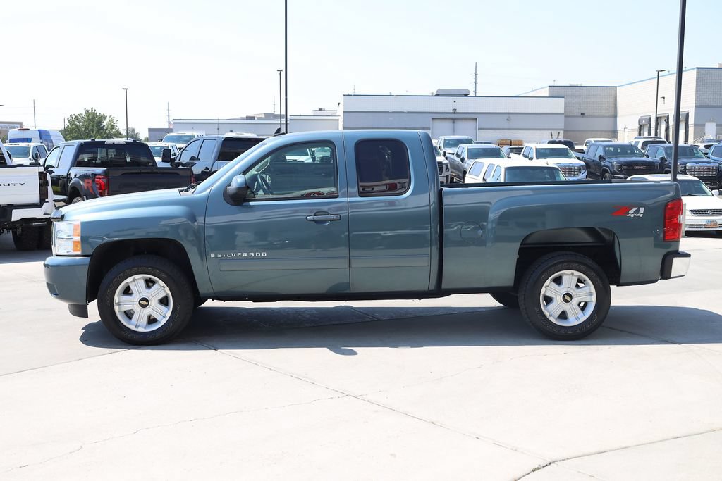 Used 2007 Chevrolet Silverado 1500 LTZ w/ Suspension Package, Off-Road" AWD/4WD image 3