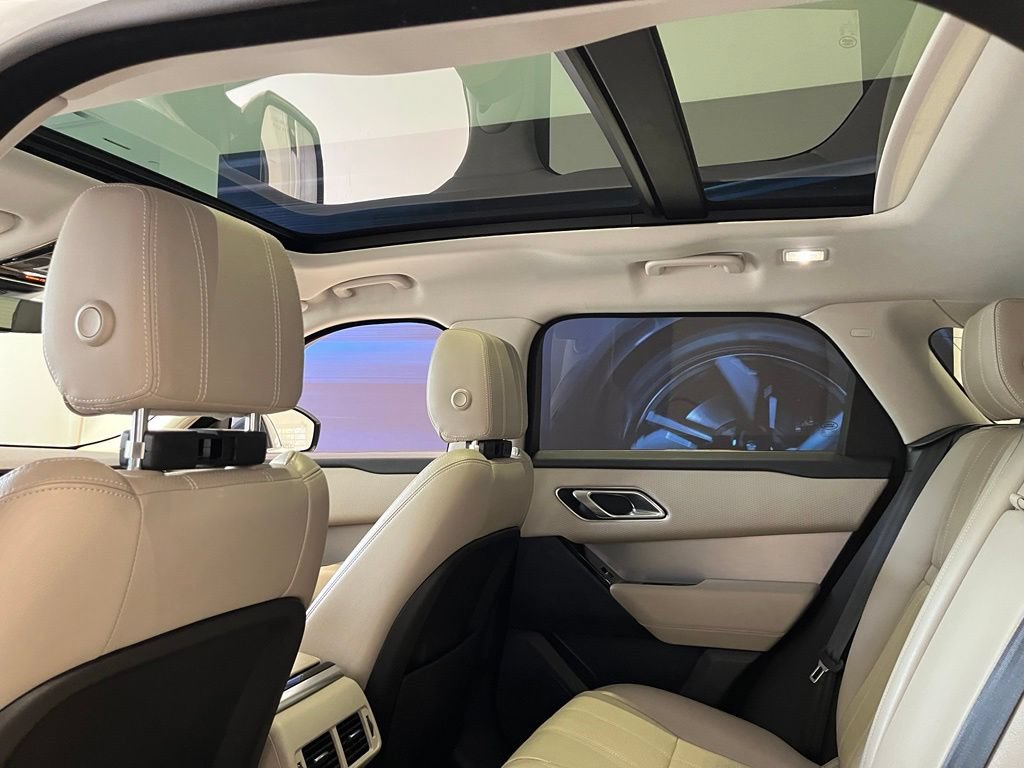 Certified 2020 Land Rover Range Rover Velar R-Dynamic S AWD/4WD image 18