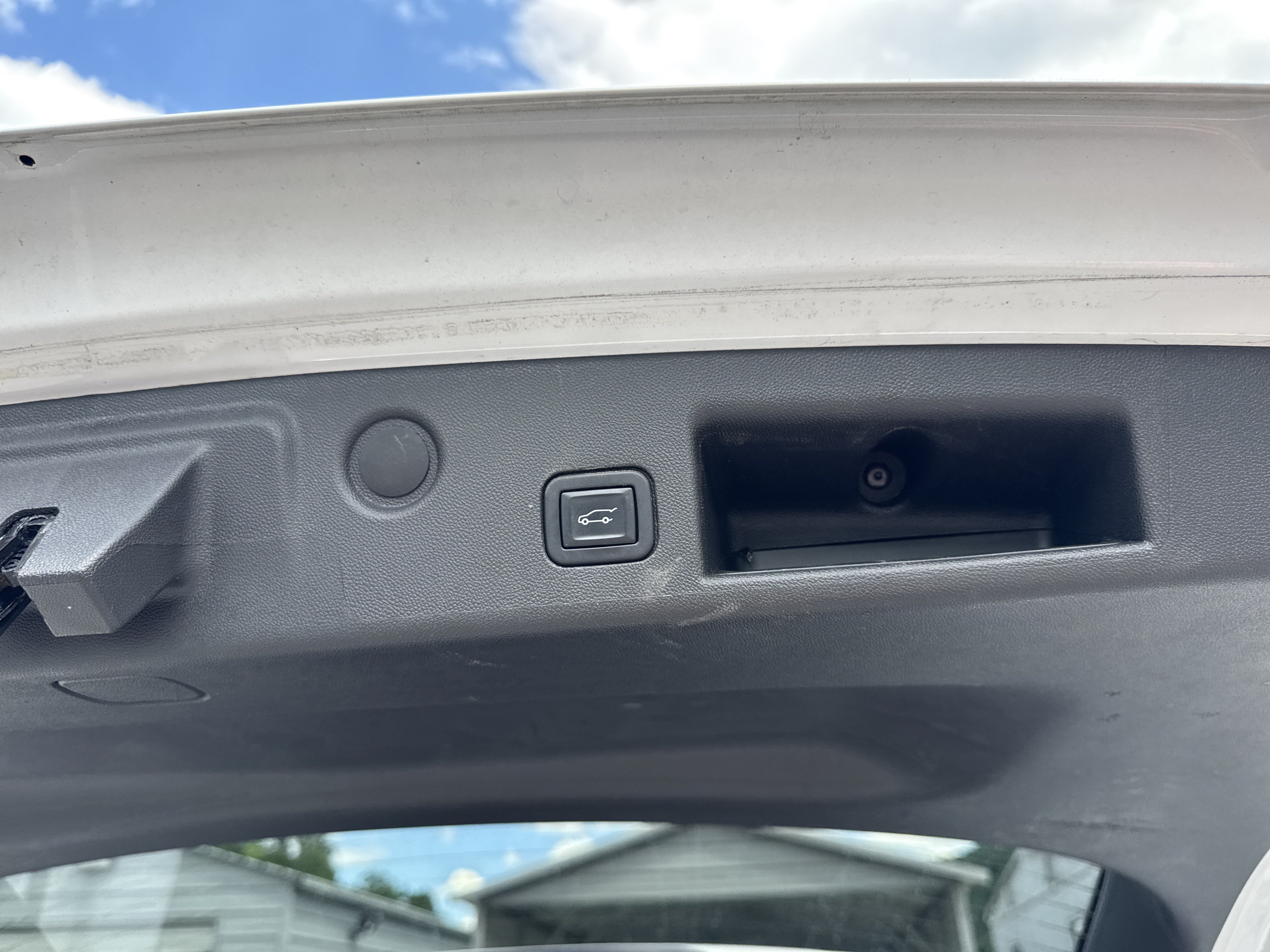 Used 2022 Chevrolet Equinox LT FWD image 22