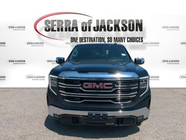 Used 2025 GMC Sierra 1500 SLT AWD/4WD image 3