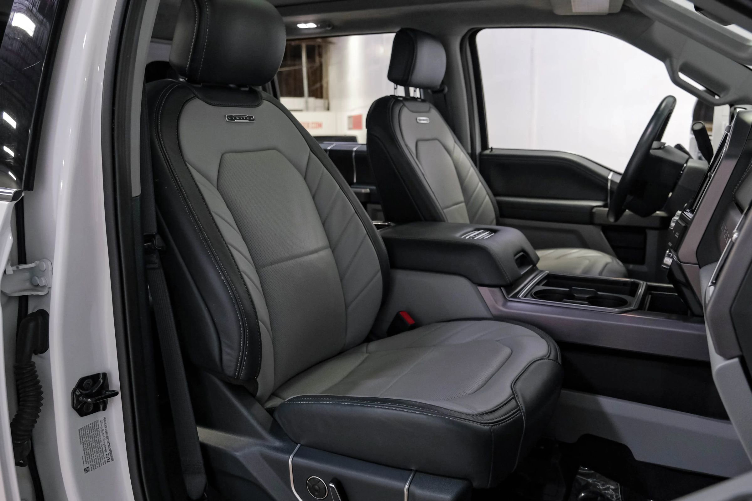 Used 2022 Ford F250 Limited image 31