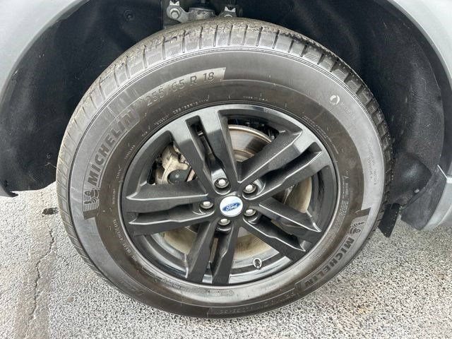 Used 2023 Ford Explorer XLT w/ Equipment Group 202A AWD/4WD image 53