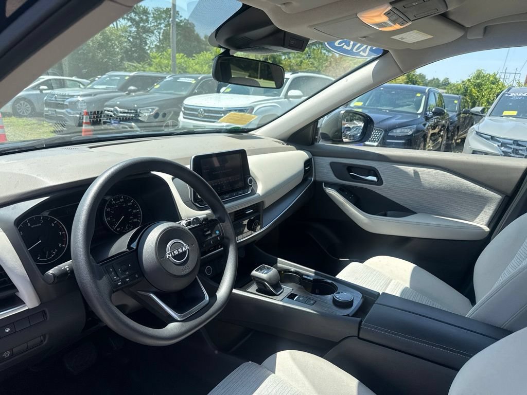 Used 2023 Nissan Rogue SV AWD/4WD image 16