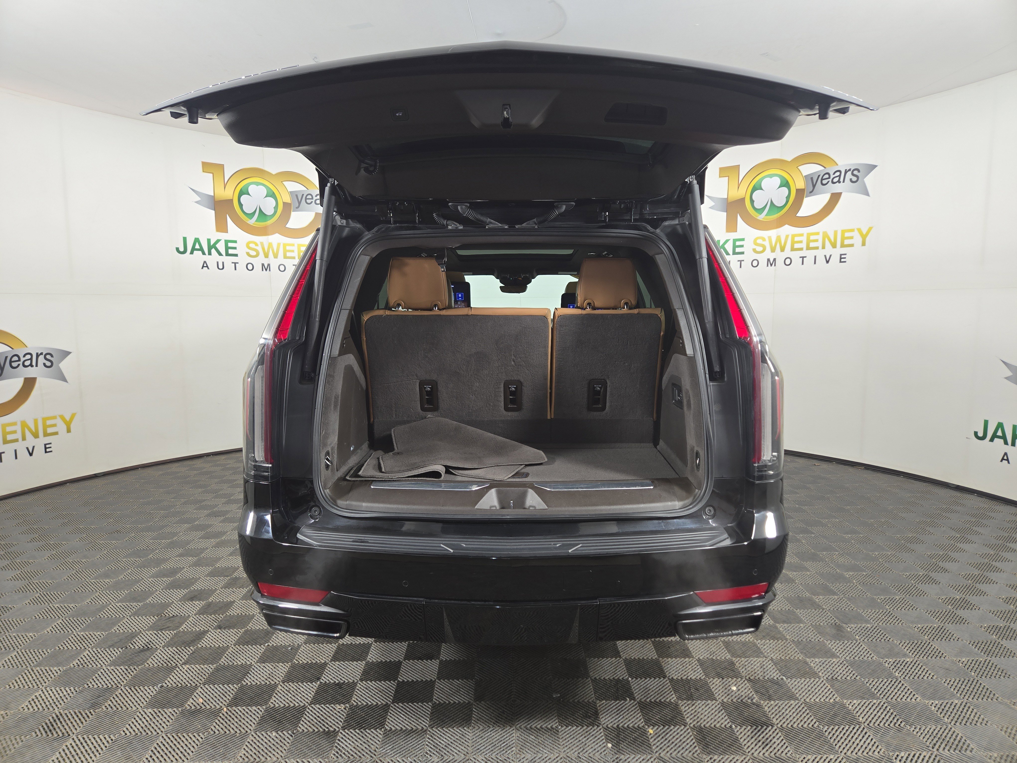 Certified 2022 Cadillac Escalade Sport w/ Touring Package image 36