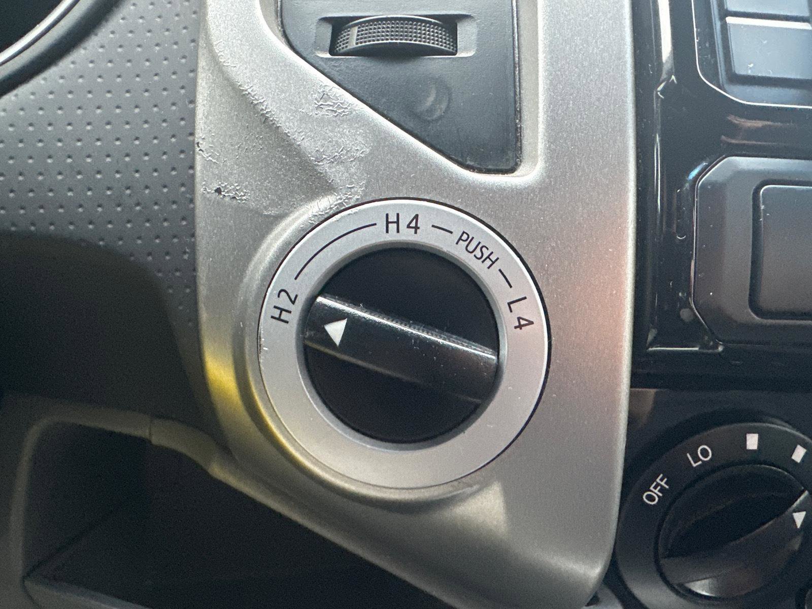 Used 2015 Toyota Tacoma TRD Pro image 9