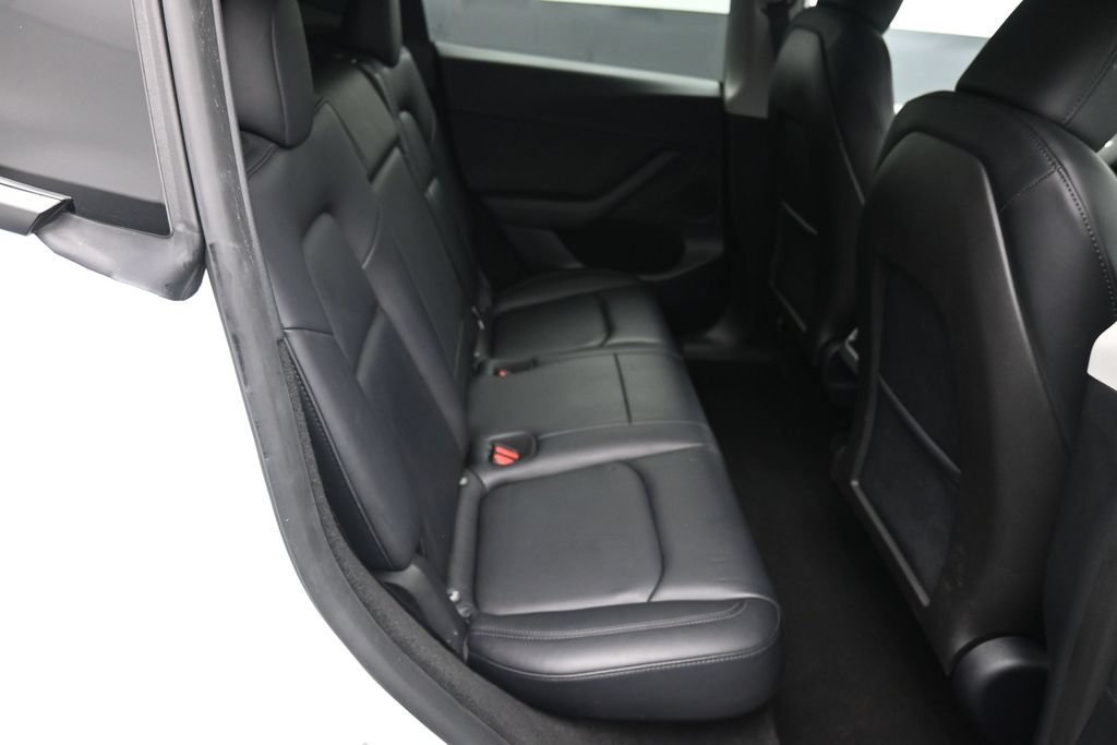 Used 2024 Tesla Model Y Long Range AWD/4WD image 24