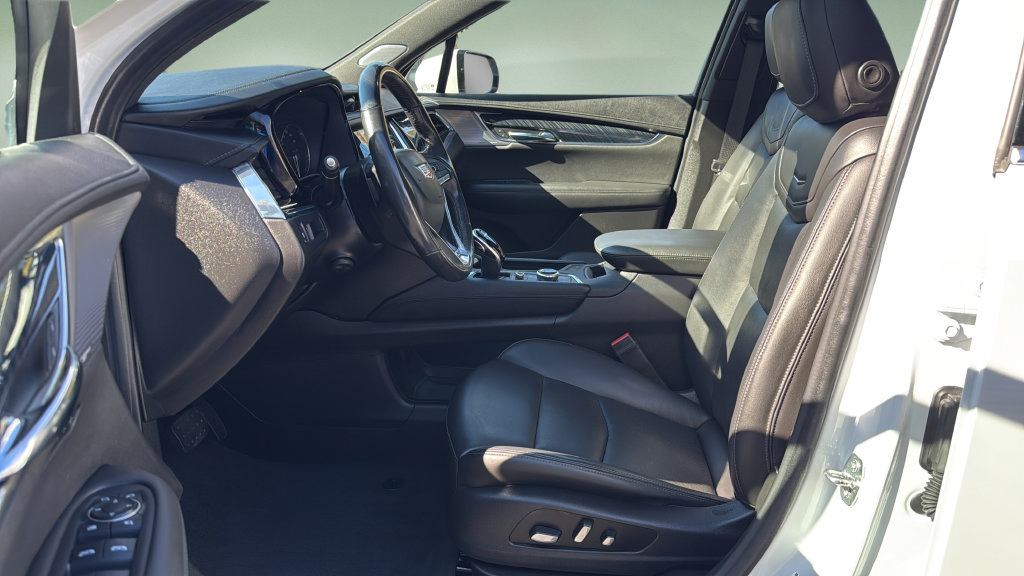 Used 2021 Cadillac XT6 Premium Luxury AWD/4WD image 19