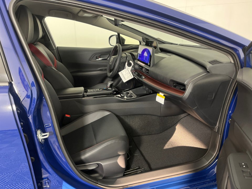 New 2026 Toyota Prius Plug-In Hybrid image 25