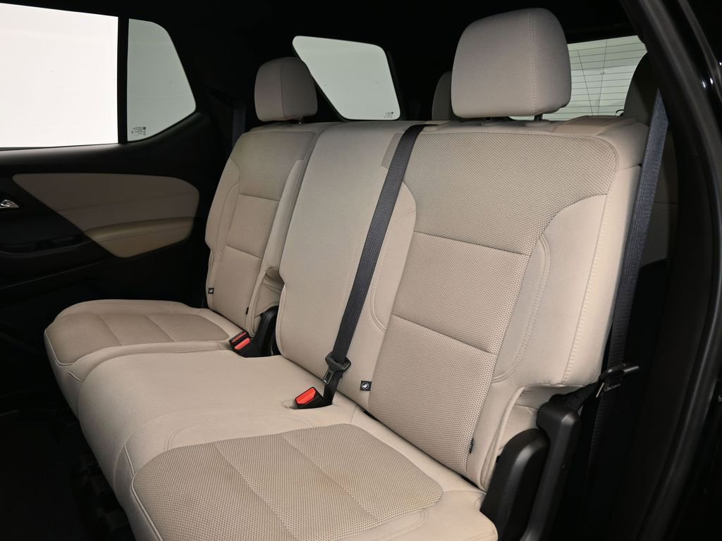 Used 2023 Chevrolet Traverse LS image 30
