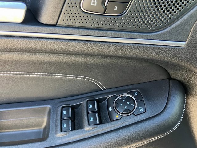 Used 2024 Ford Edge Titanium image 14