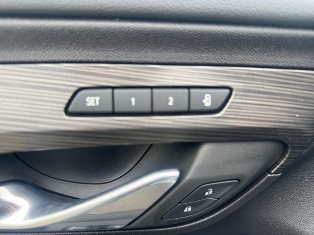 Used 2024 GMC Terrain SLT AWD/4WD image 12