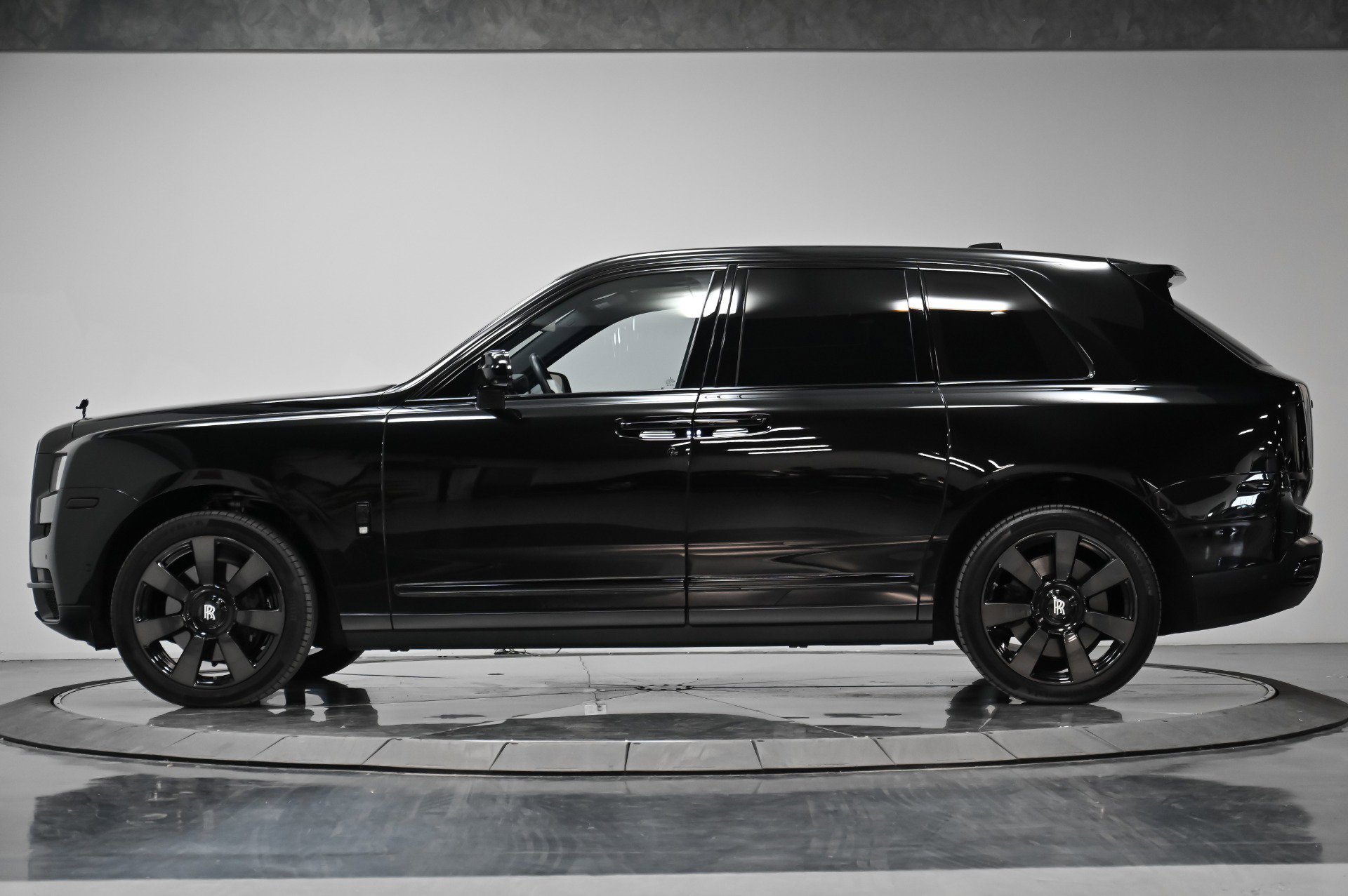 Used 2019 Rolls-Royce Cullinan image 18