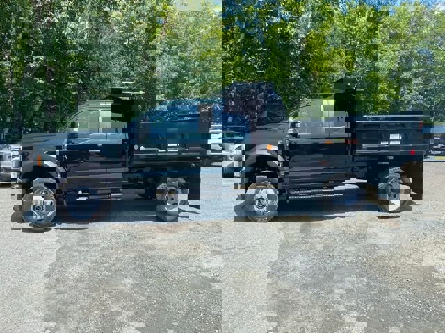 New 2025 Ford F550 4x4 Supercab Super Duty image 4