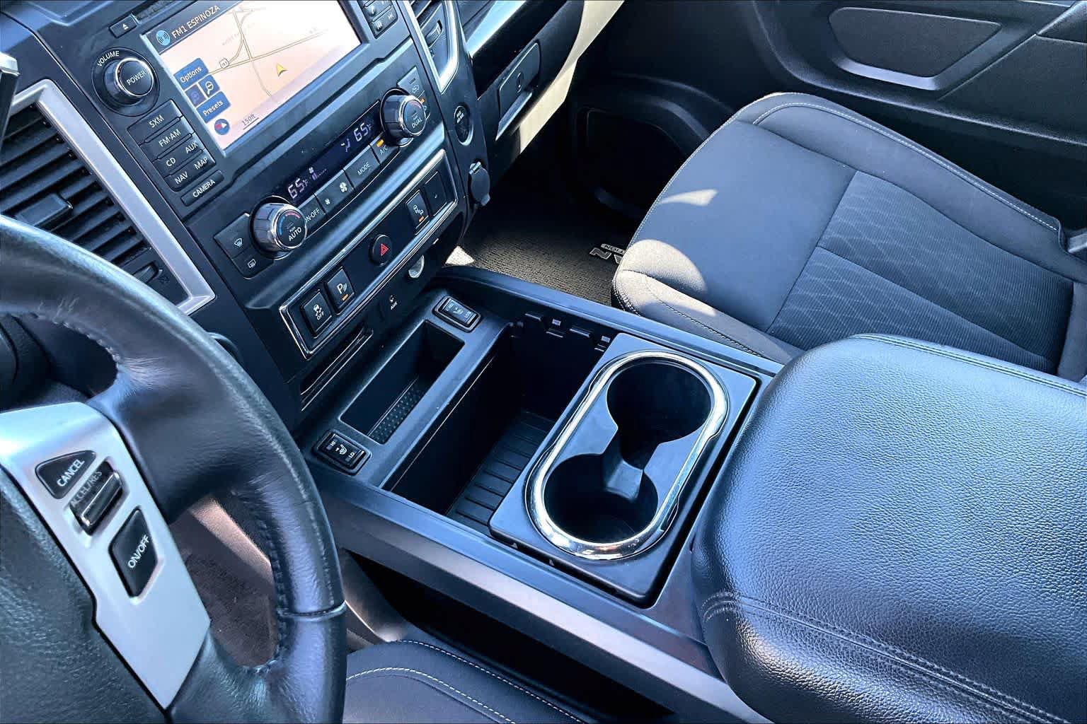 Used 2018 Nissan Titan SV w/ SV Convenience Package RWD image 17