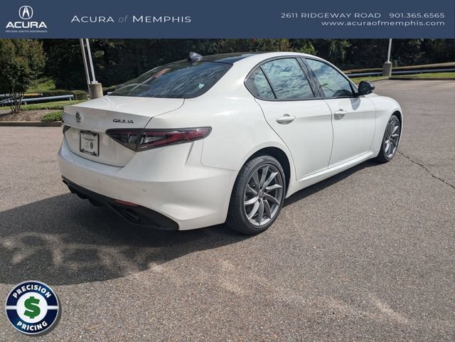 Used 2025 Alfa Romeo Giulia AWD image 7