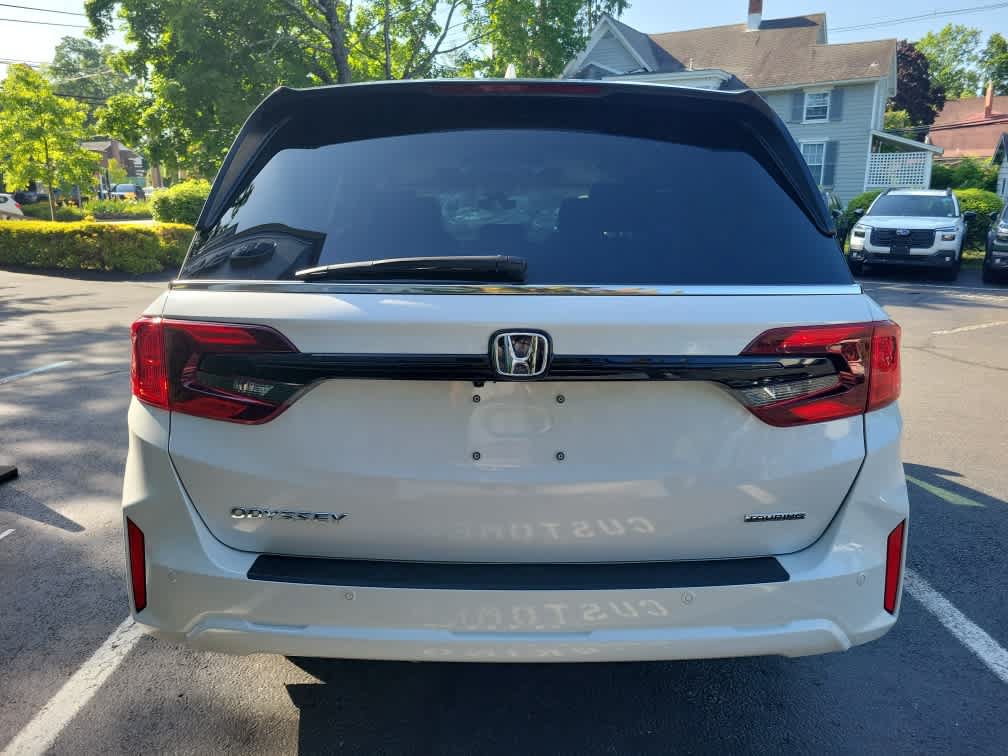 Used 2025 Honda Odyssey Touring image 4