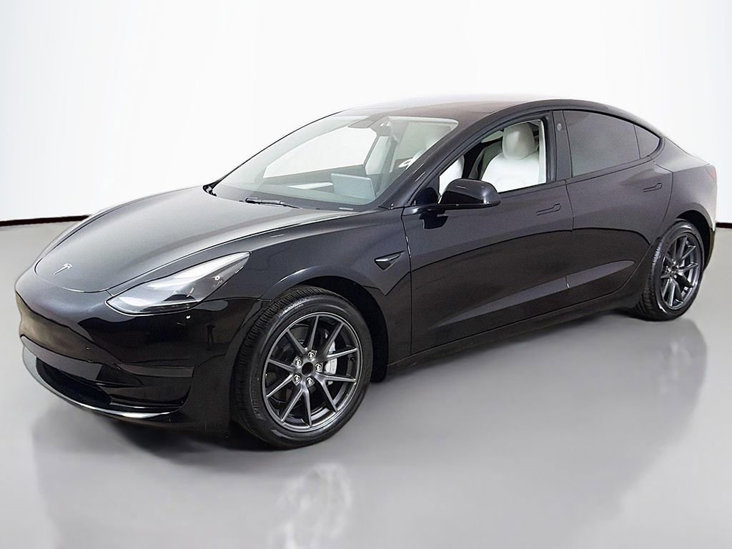 Used 2023 Tesla Model 3 Standard Range image 8