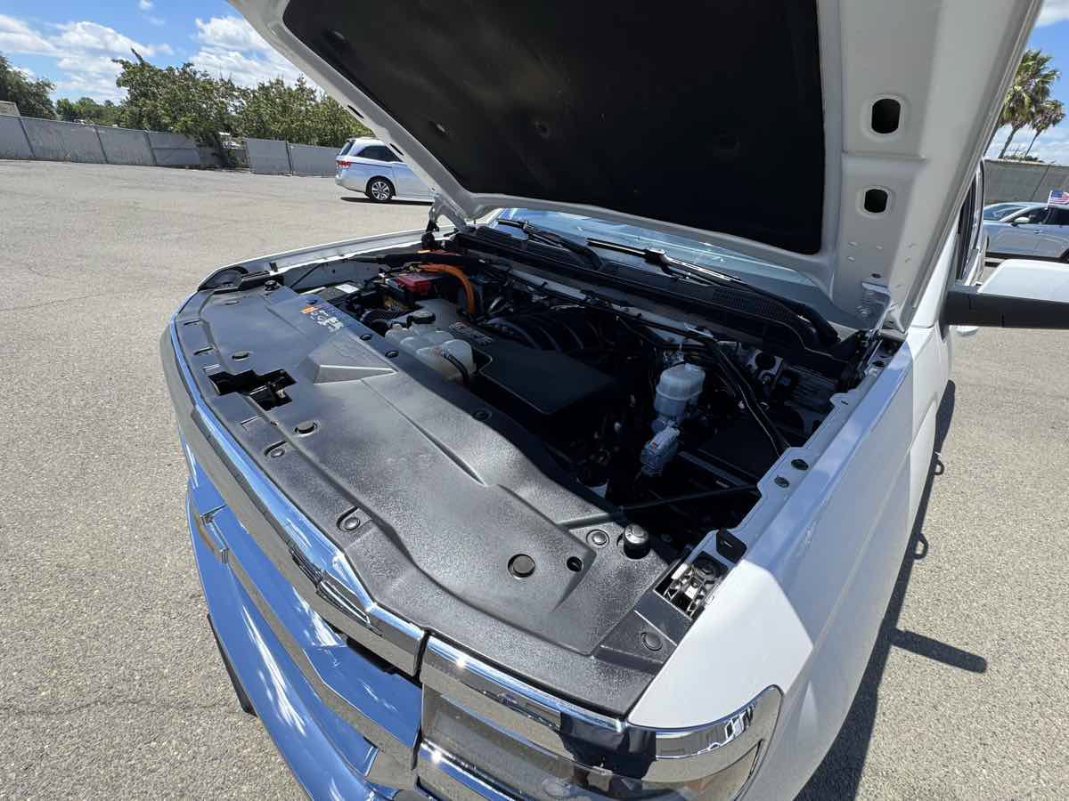 Used 2018 Chevrolet Silverado 1500 LT w/ LT Eassist Package RWD image 38