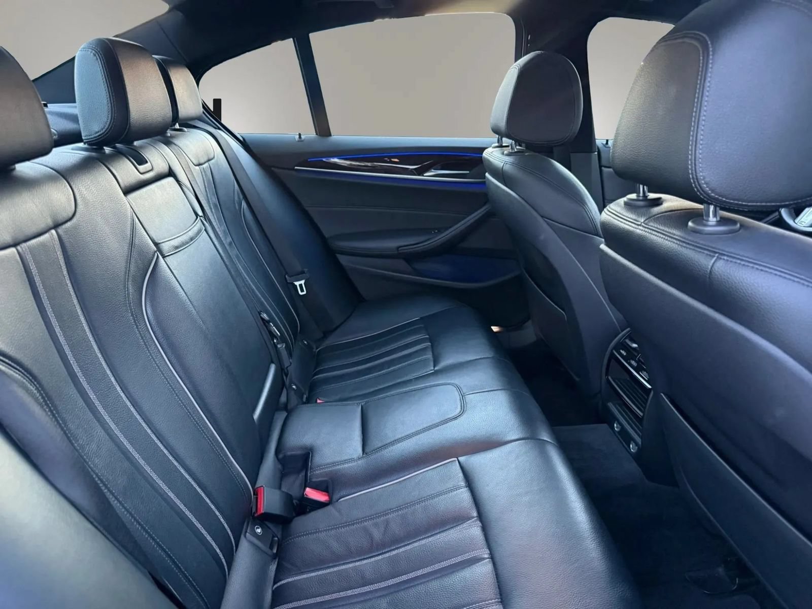 Used 2019 BMW 530i w/ M Sport Package RWD image 36