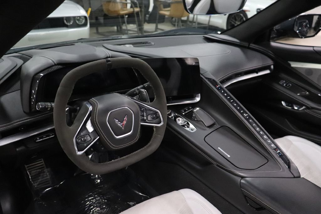 Used 2021 Chevrolet Corvette Stingray Premium Conv w/ Z51 Performance Package image 18