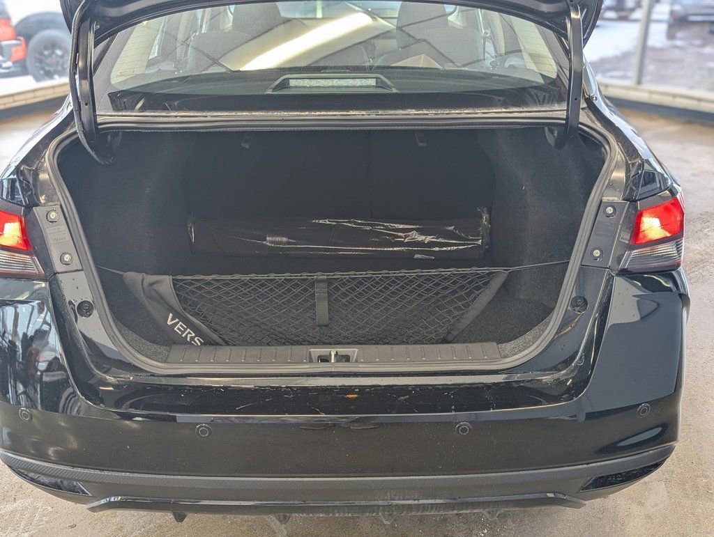New 2025 Nissan Versa SR w/ Trunk Package image 28