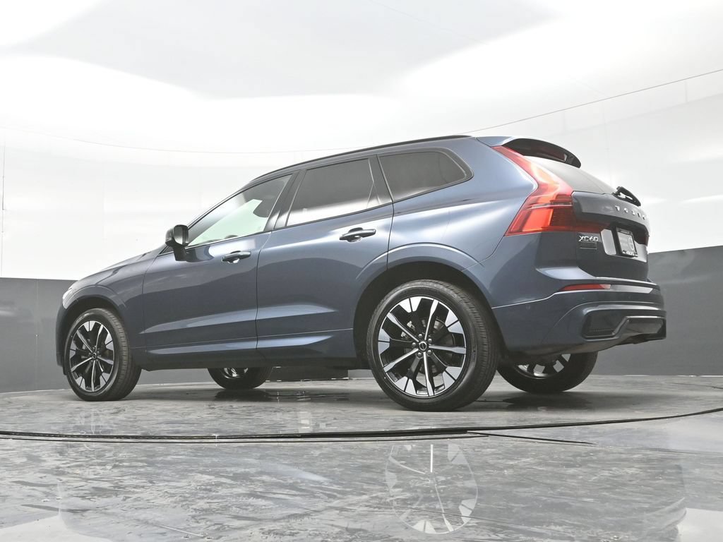 Used 2026 Volvo XC60 B5 Plus AWD/4WD image 29