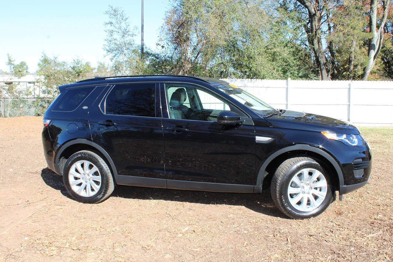 Used 2018 Land Rover Discovery Sport SE image 6