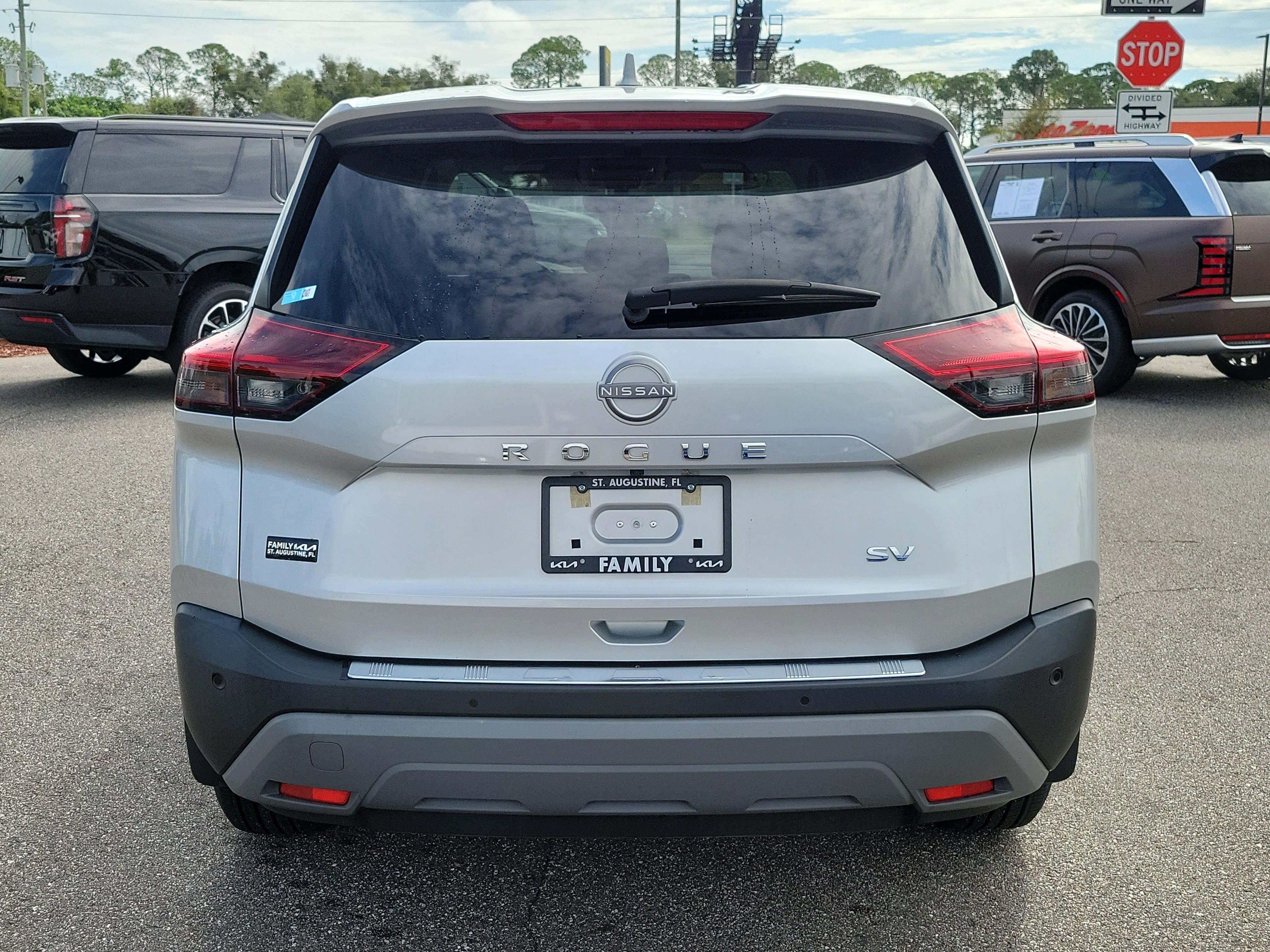 Used 2022 Nissan Rogue SV FWD image 5