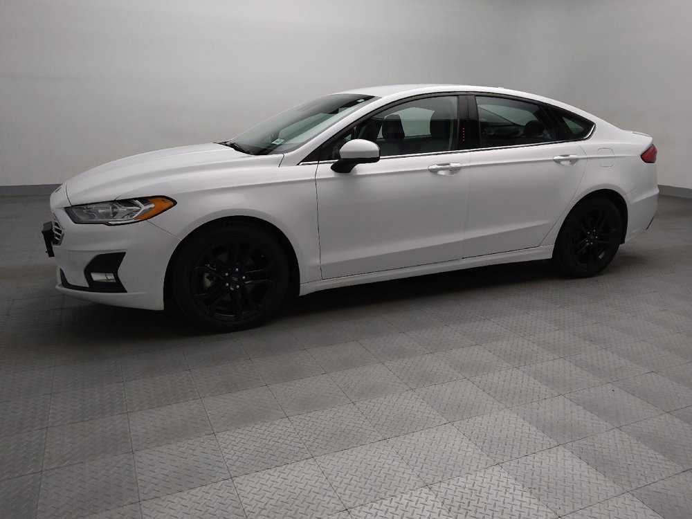 Used 2020 Ford Fusion SE w/ Equipment Group 151A FWD image 2