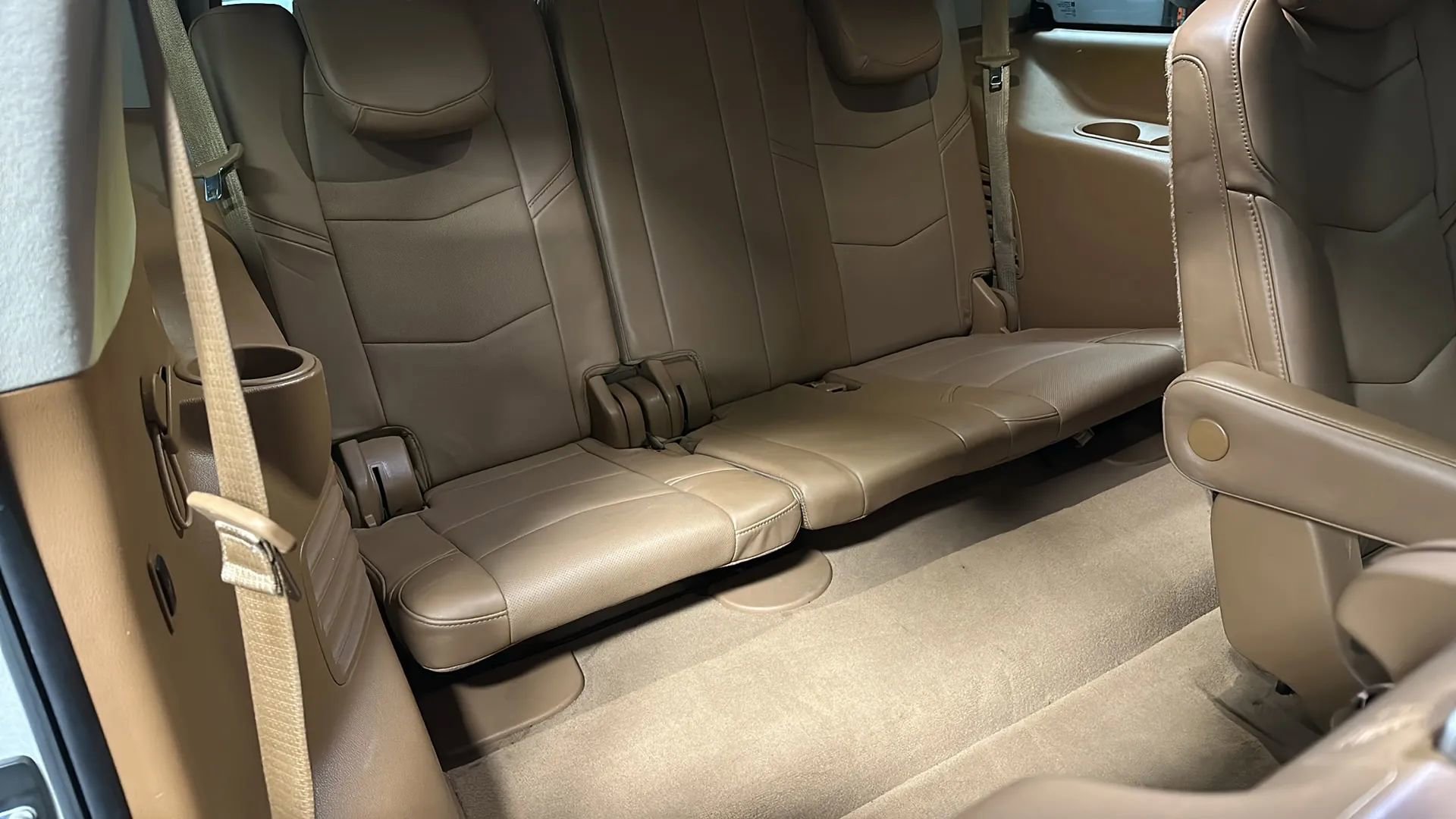 Used 2016 Cadillac Escalade Platinum image 24