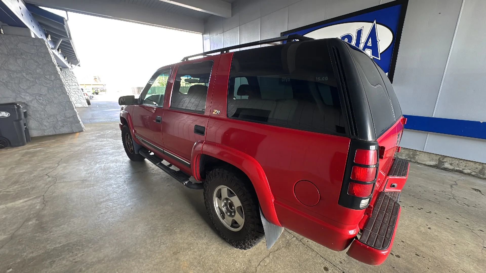 Used 2000 Chevrolet Tahoe Z71 w/ Comfort & Security Pkg AWD/4WD image 7