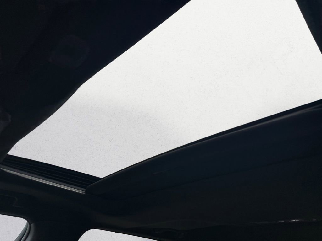 Used 2023 Toyota Highlander XSE image 25