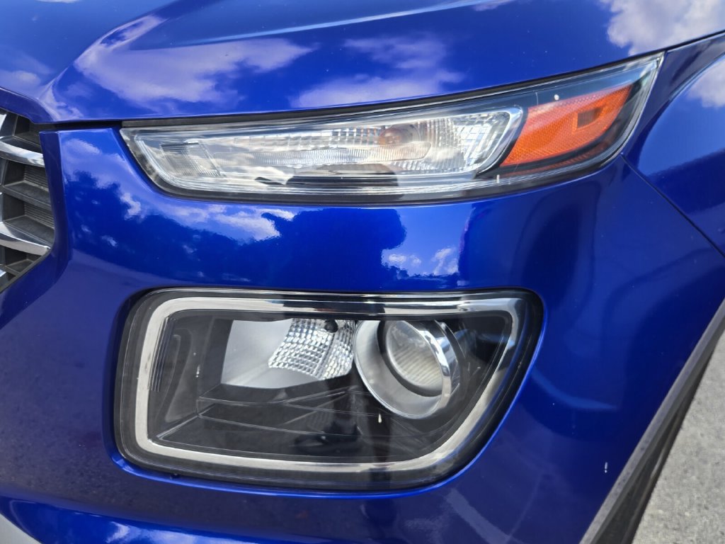 Certified 2024 Hyundai Venue SEL FWD image 11